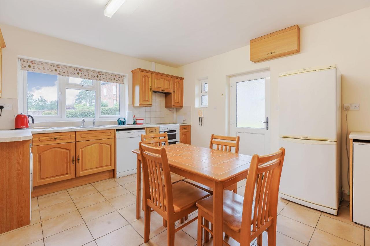 Villa Meadow Lea Leominster Exterior foto